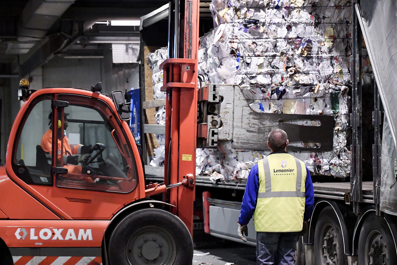 Reportage photo sur la logistique liée au recyclage