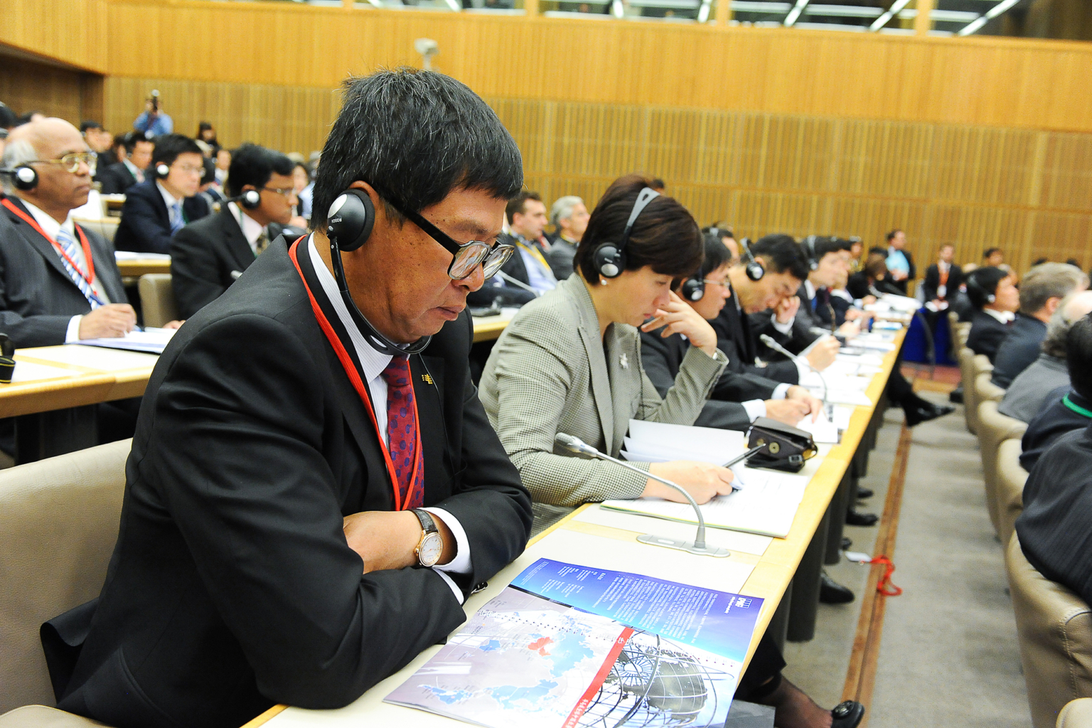 Illustration photo décrivant la concentration des participants à l'événement